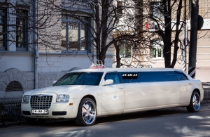 Аренда Chrysler 300C Limousine в Саратове